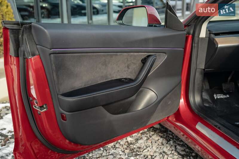 Седан Tesla Model 3 2018 в Чернівцях фото 33 Седан Tesla Model 3 2018 в Чернівцях