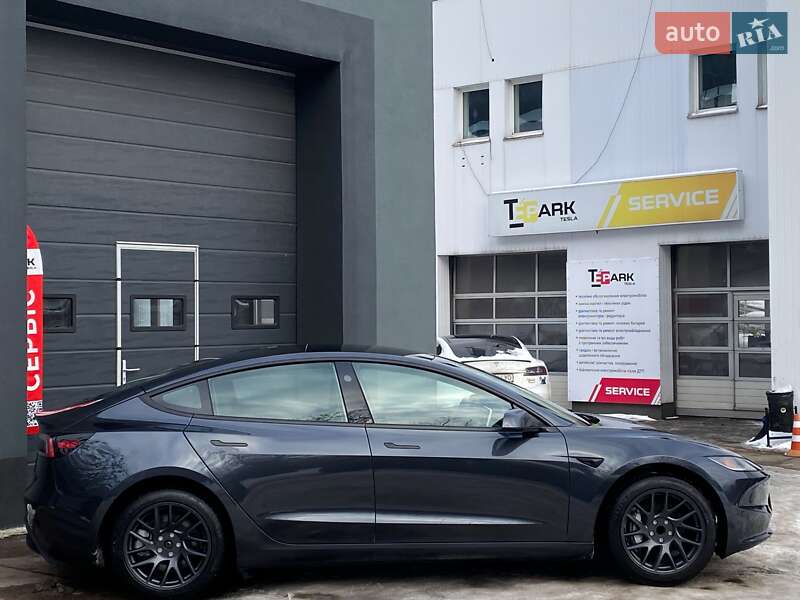 Седан Tesla Model 3 2025 в Киеве фото 11 Седан Tesla Model 3 2025 в Киеве