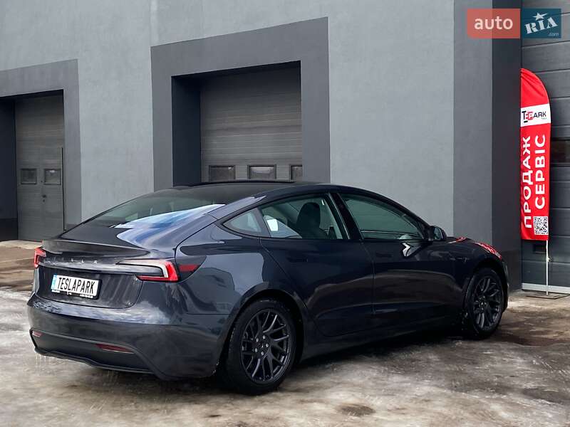 Седан Tesla Model 3 2025 в Киеве фото 10 Седан Tesla Model 3 2025 в Киеве