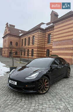 Седан Tesla Model 3 2018 в Львові
