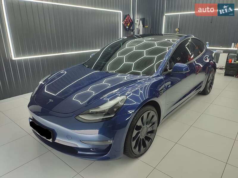 Седан Tesla Model 3 2021 в Одессе