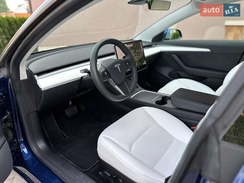 Седан Tesla Model 3 2021 в Одессе