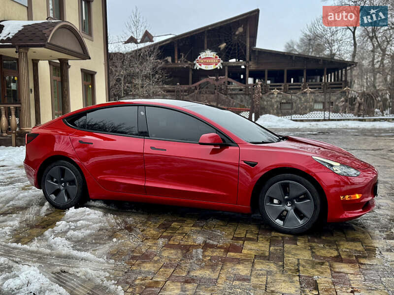 Седан Tesla Model 3 2022 в Кременчуге