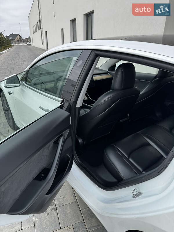 Седан Tesla Model 3 2020 в Луцке фото 10 Седан Tesla Model 3 2020 в Луцке