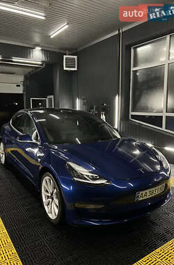 Седан Tesla Model 3 2020 в Киеве
