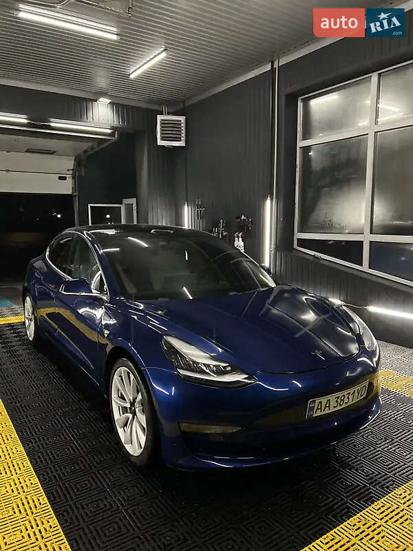 Седан Tesla Model 3 2020 в Киеве фото Седан Tesla Model 3 2020 в Киеве