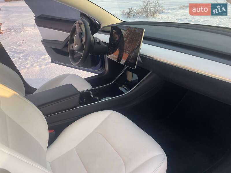 Седан Tesla Model 3 2020 в Киеве фото 10 Седан Tesla Model 3 2020 в Киеве