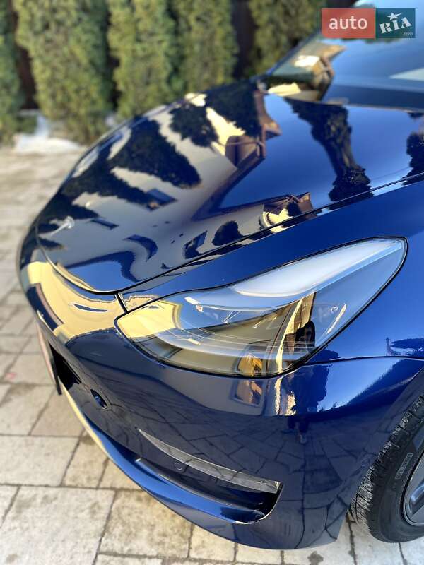 Седан Tesla Model 3 2018 в Львове