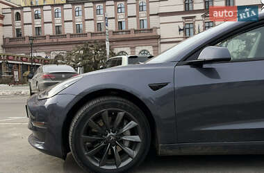Седан Tesla Model 3 2023 в Одессе