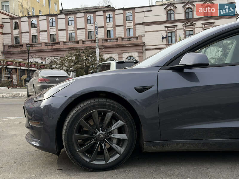 Седан Tesla Model 3 2023 в Одессе