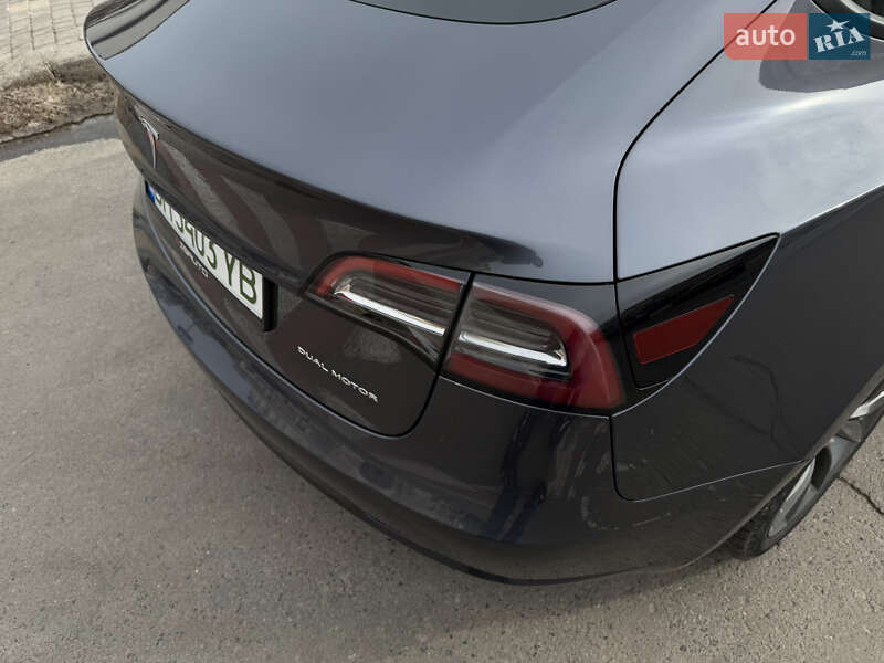 Седан Tesla Model 3 2023 в Одессе