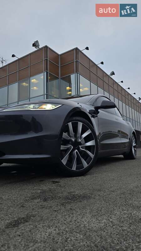 Седан Tesla Model 3 2024 в Киеве фото 11 Седан Tesla Model 3 2024 в Киеве