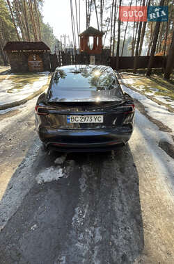 Седан Tesla Model 3 2024 в Львове