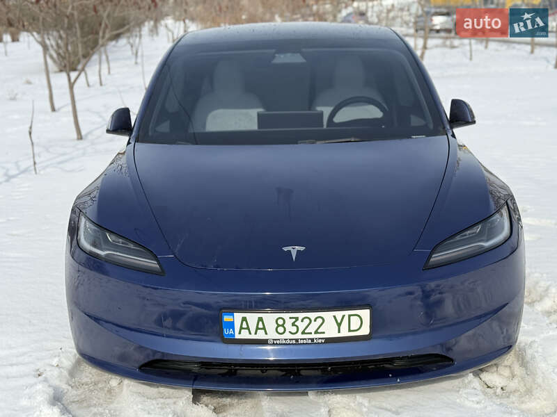 Седан Tesla Model 3 2023 в Киеве