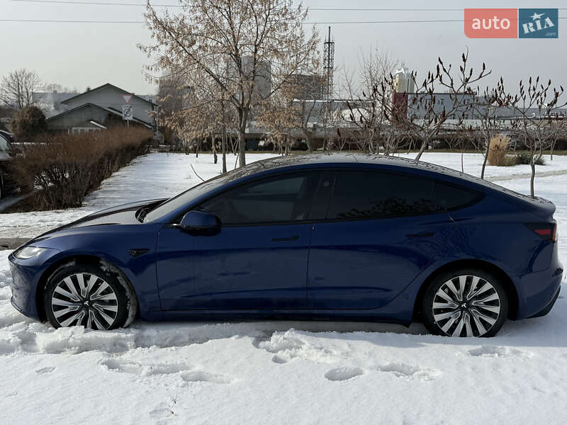 Седан Tesla Model 3 2023 в Киеве