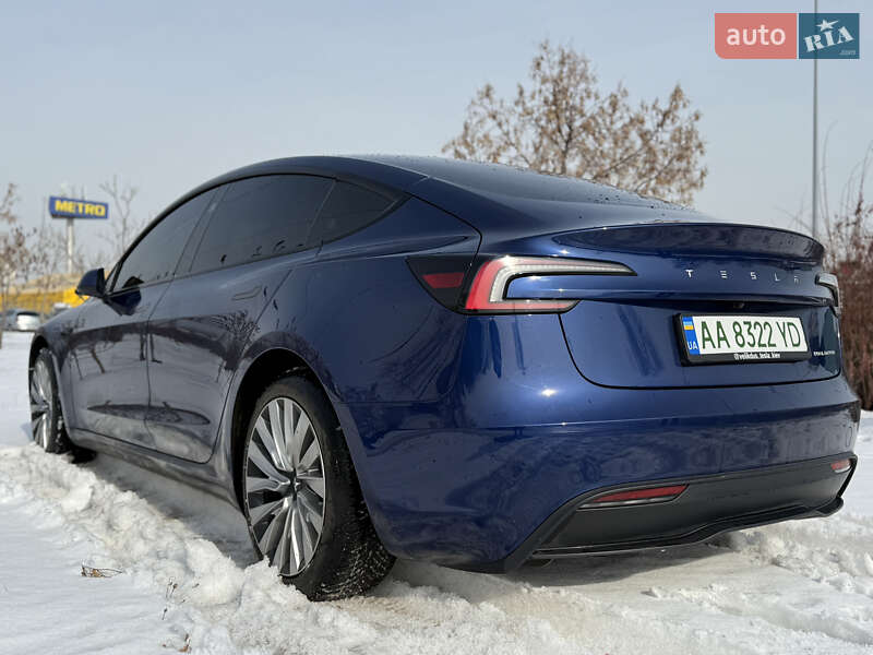 Седан Tesla Model 3 2023 в Киеве