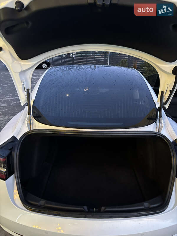 Седан Tesla Model 3 2019 в Каменке-Бугской