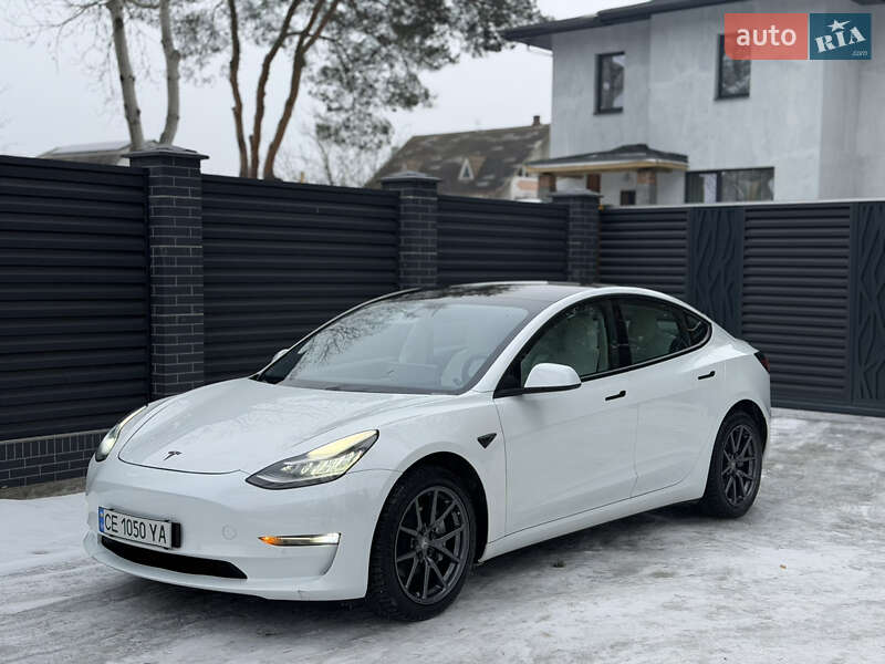 Седан Tesla Model 3 2019 в Виннице