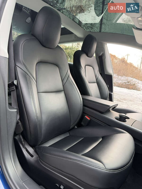 Седан Tesla Model 3 2019 в Киеве