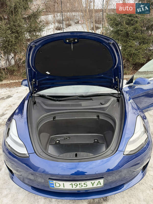 Седан Tesla Model 3 2019 в Киеве