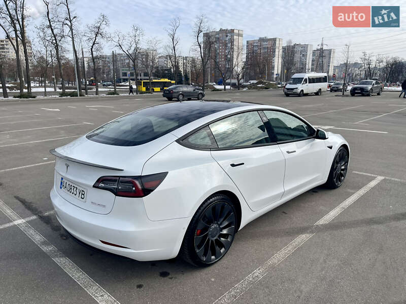 Седан Tesla Model 3 2021 в Киеве