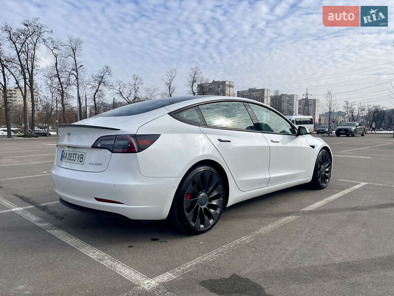 Седан Tesla Model 3 2021 в Киеве