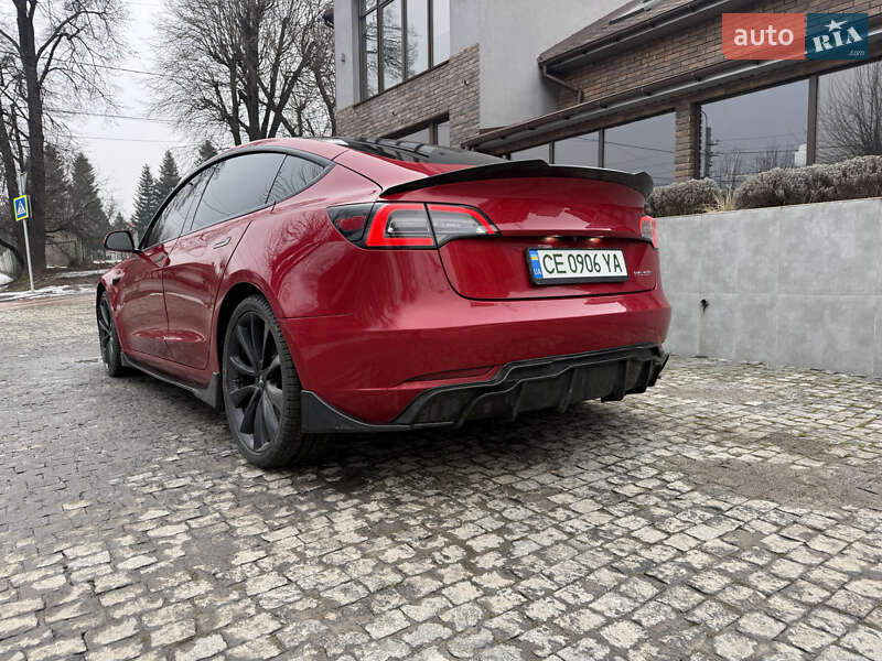 Седан Tesla Model 3 2020 в Чернівцях