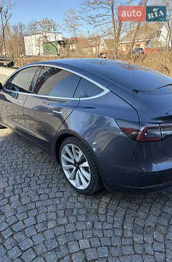 Седан Tesla Model 3 2019 в Сваляве