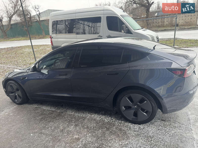 Седан Tesla Model 3 2021 в Кривому Розі