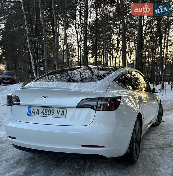 Седан Tesla Model 3 2021 в Києві