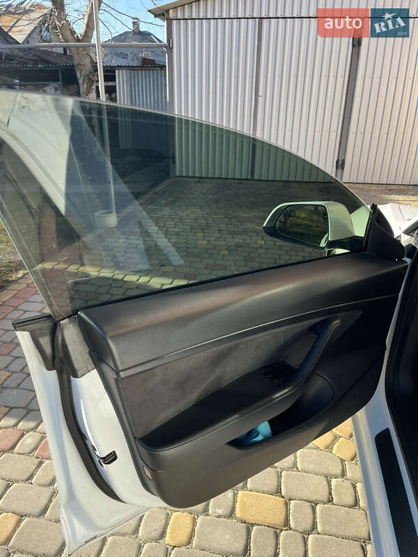 Седан Tesla Model 3 2021 в Бориславе фото 8 Седан Tesla Model 3 2021 в Бориславе