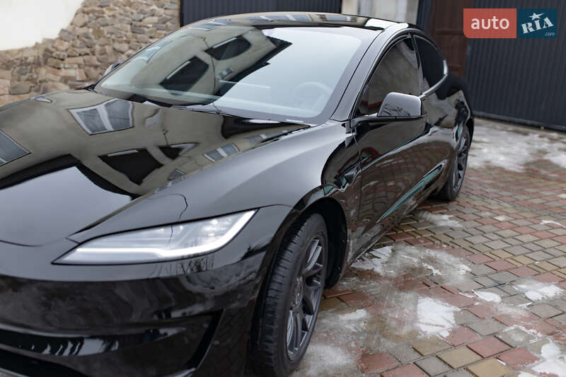 Седан Tesla Model 3 2024 в Самборі
