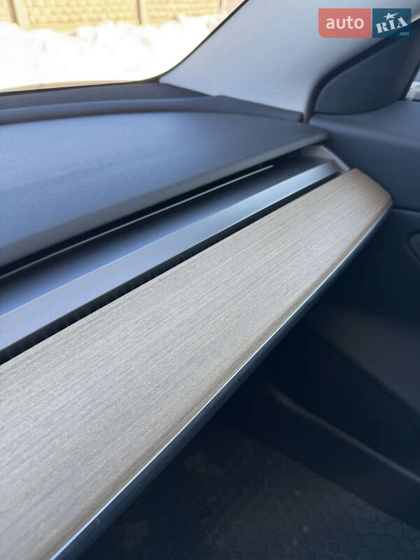 Седан Tesla Model 3 2018 в Києві