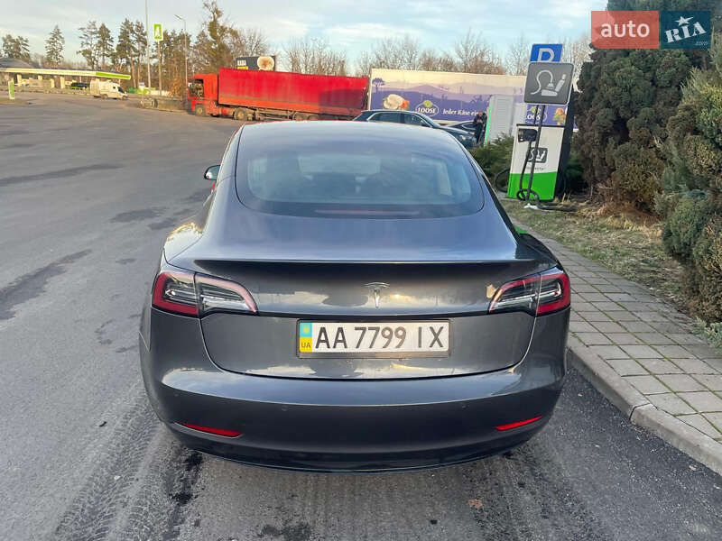 Седан Tesla Model 3 2018 в Києві