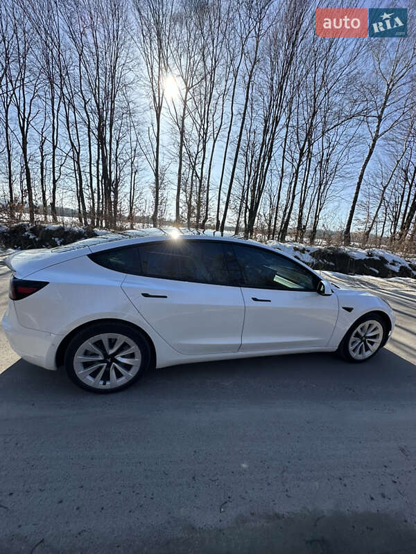 Седан Tesla Model 3 2022 в Ивано-Франковске