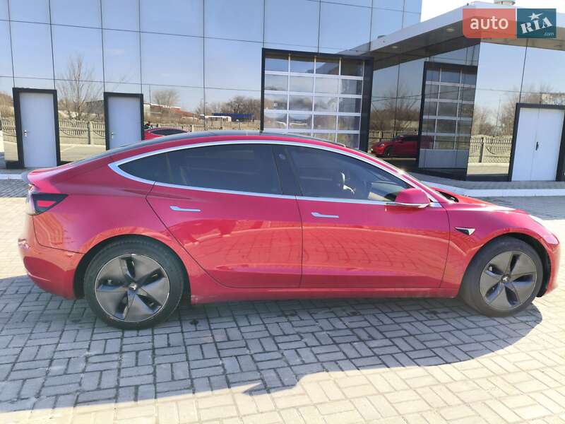 Седан Tesla Model 3 2019 в Запоріжжі