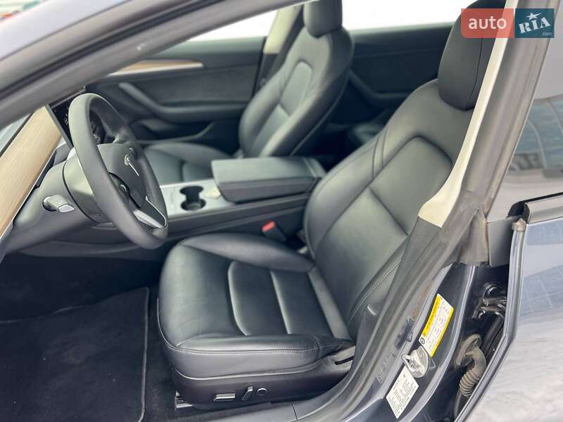 Седан Tesla Model 3 2022 в Києві