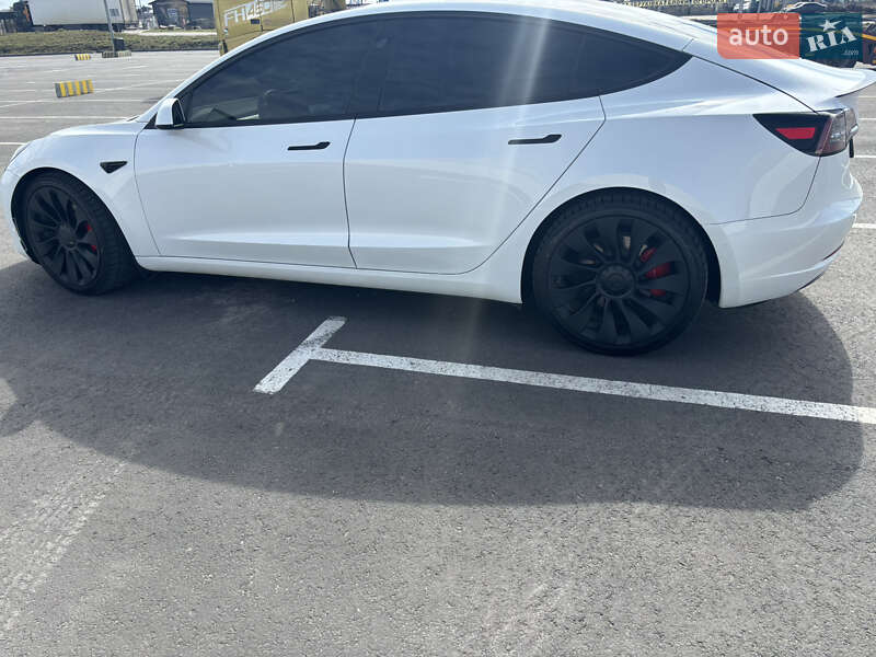 Седан Tesla Model 3 2021 в Тернополе