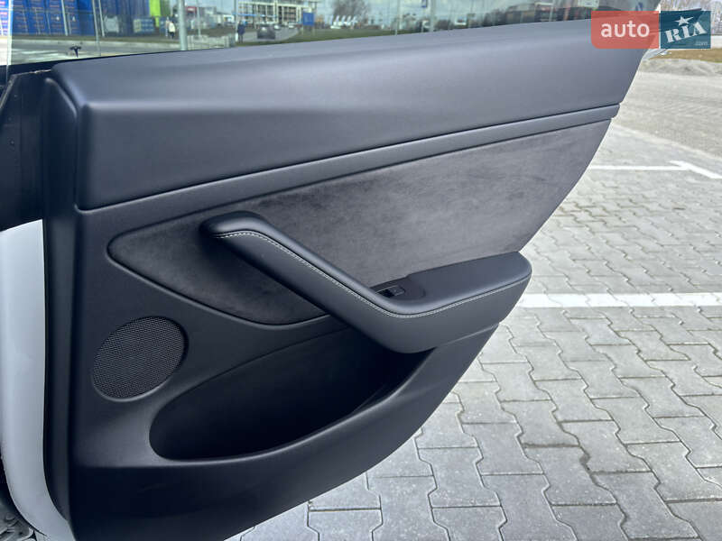 Седан Tesla Model 3 2021 в Тернополе