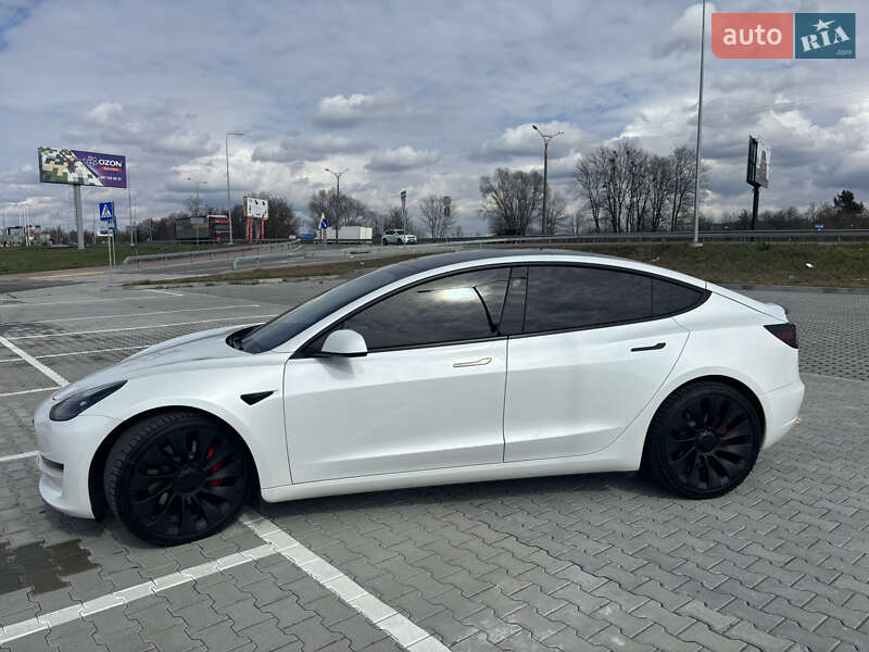 Седан Tesla Model 3 2021 в Тернополе