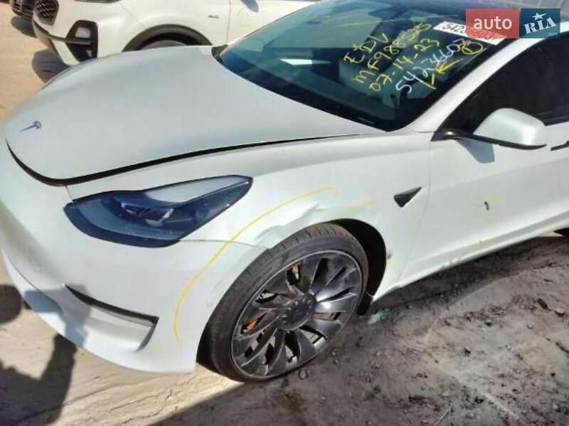 Седан Tesla Model 3 2021 в Тернополе