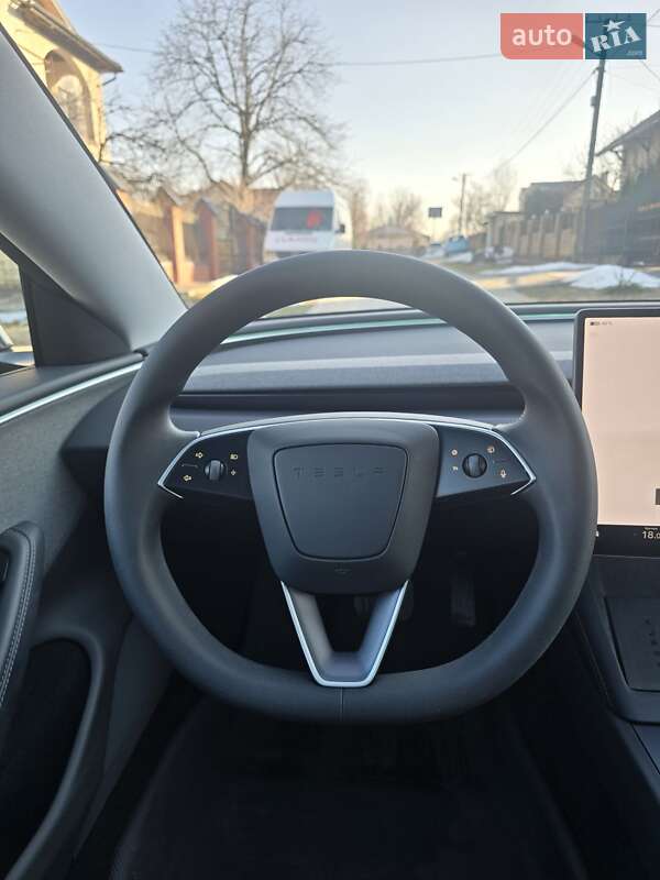 Седан Tesla Model 3 2025 в Львові фото 25 Седан Tesla Model 3 2025 в Львові