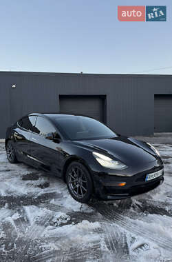 Седан Tesla Model 3 2020 в Вінниці