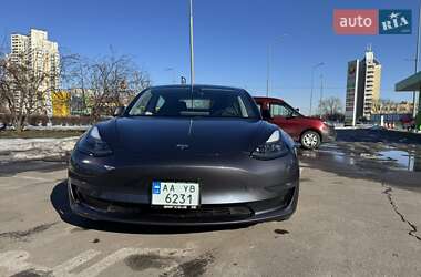 Седан Tesla Model 3 2021 в Киеве