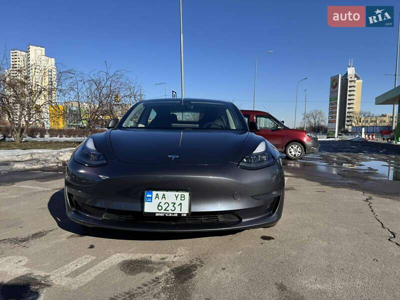 Tesla Model 3 2021