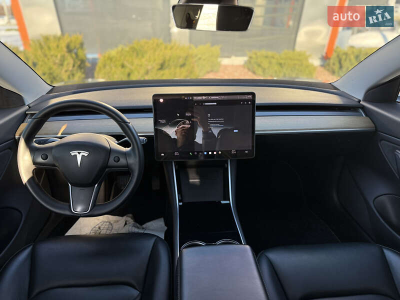 Седан Tesla Model 3 2019 в Харкові
