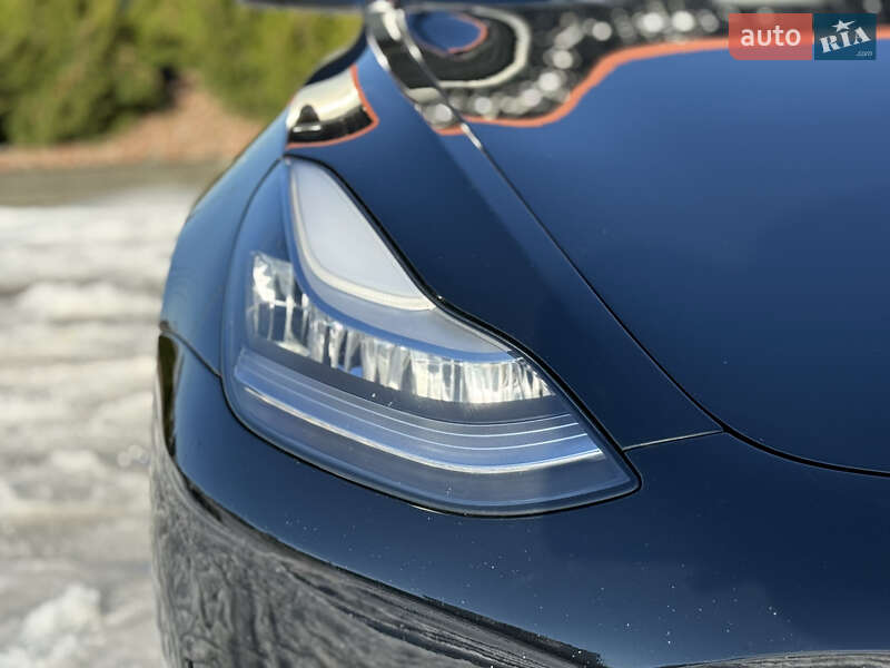 Седан Tesla Model 3 2019 в Харкові