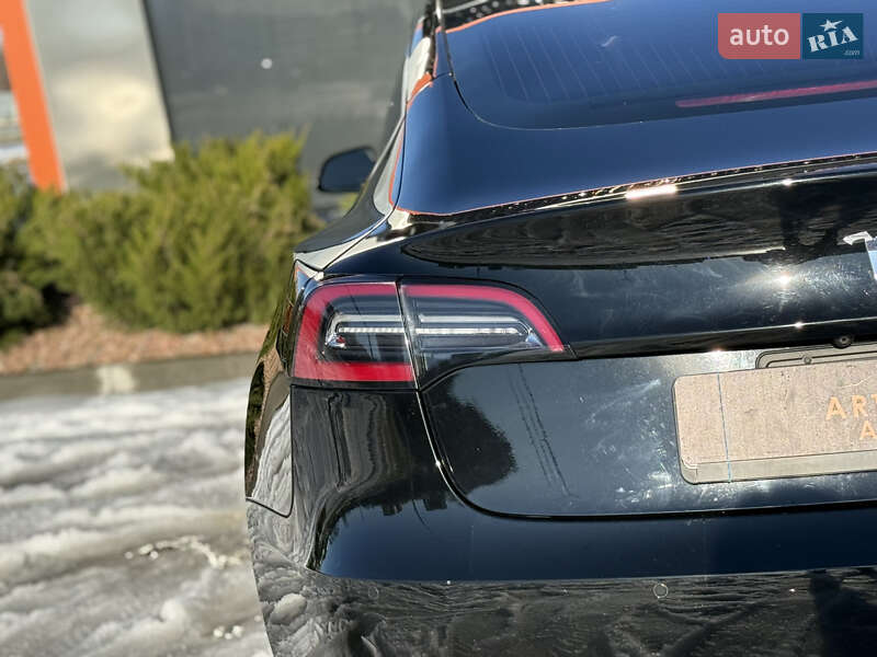 Седан Tesla Model 3 2019 в Харкові