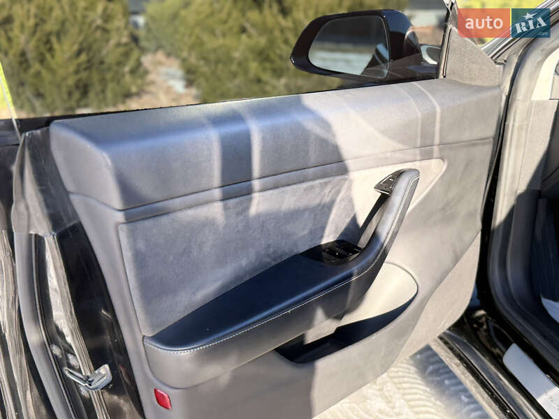 Седан Tesla Model 3 2019 в Харкові