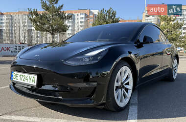 Седан Tesla Model 3 2021 в Николаеве